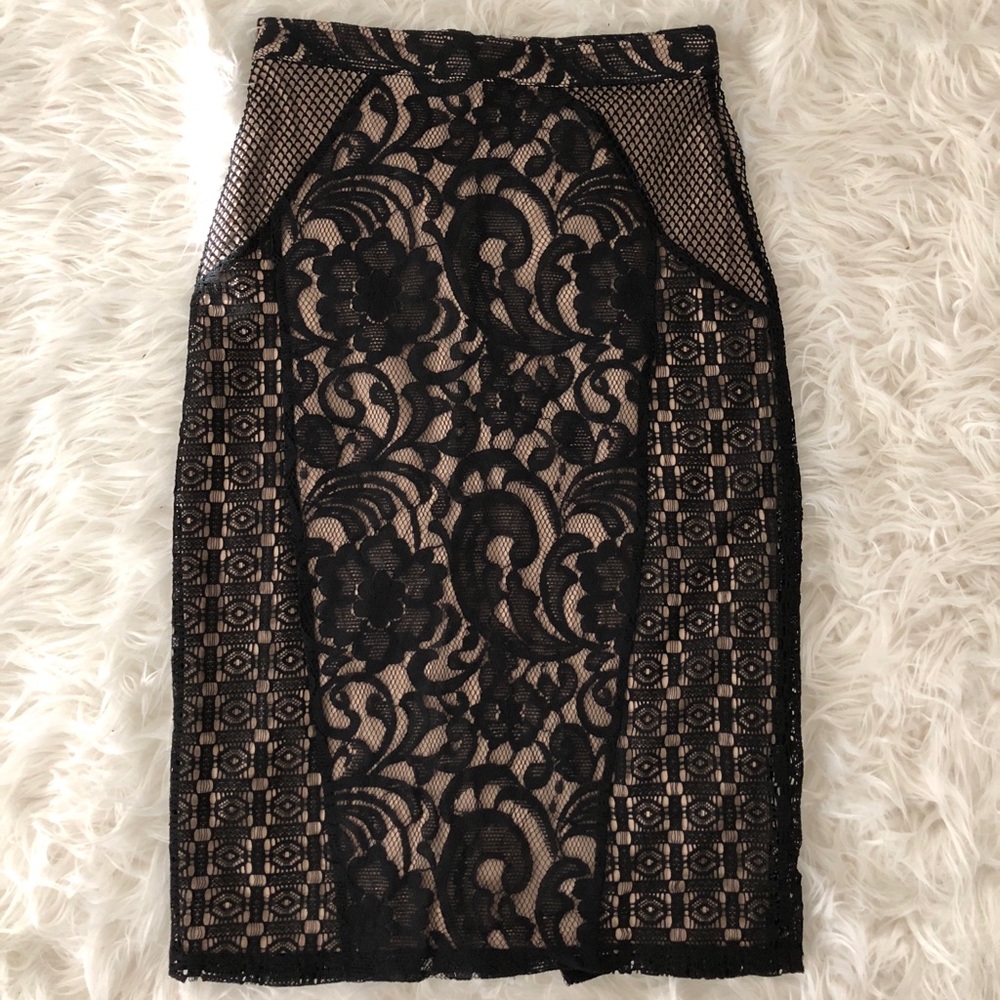 Gorgeous Lace Pencil Skirt